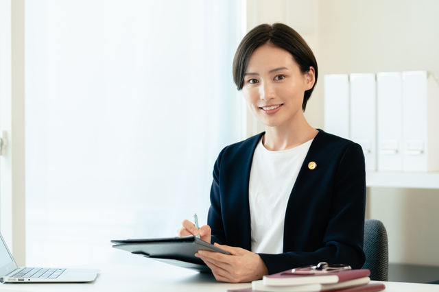 契約法務とは？目的や業務内容、業務に必要なスキルや資格を解説！