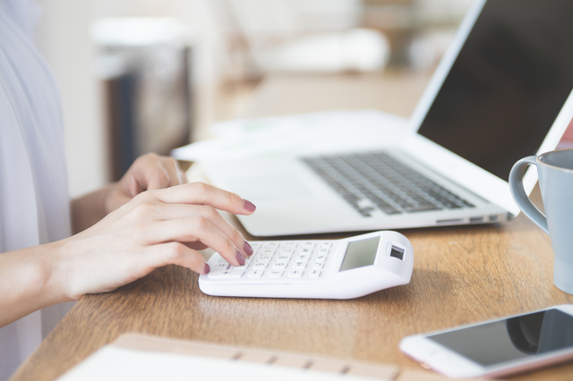 法定福利費とは？対象となる保険や計算方法、福利厚生費との違いを解説