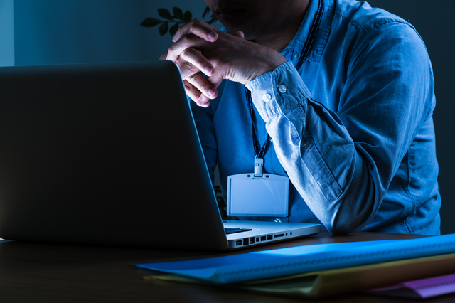 ブラック企業の特徴と見分け方を解説！転職で失敗しない求人・面接時のチェックポイント