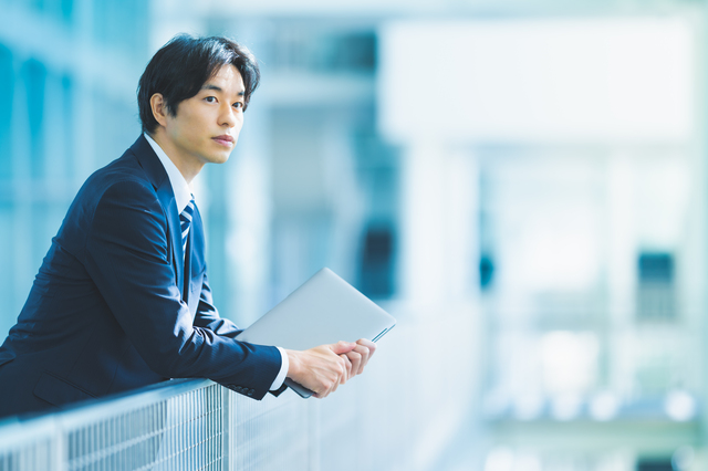 財務で目指せる4つのキャリアパス！転職に有効な資格も解説