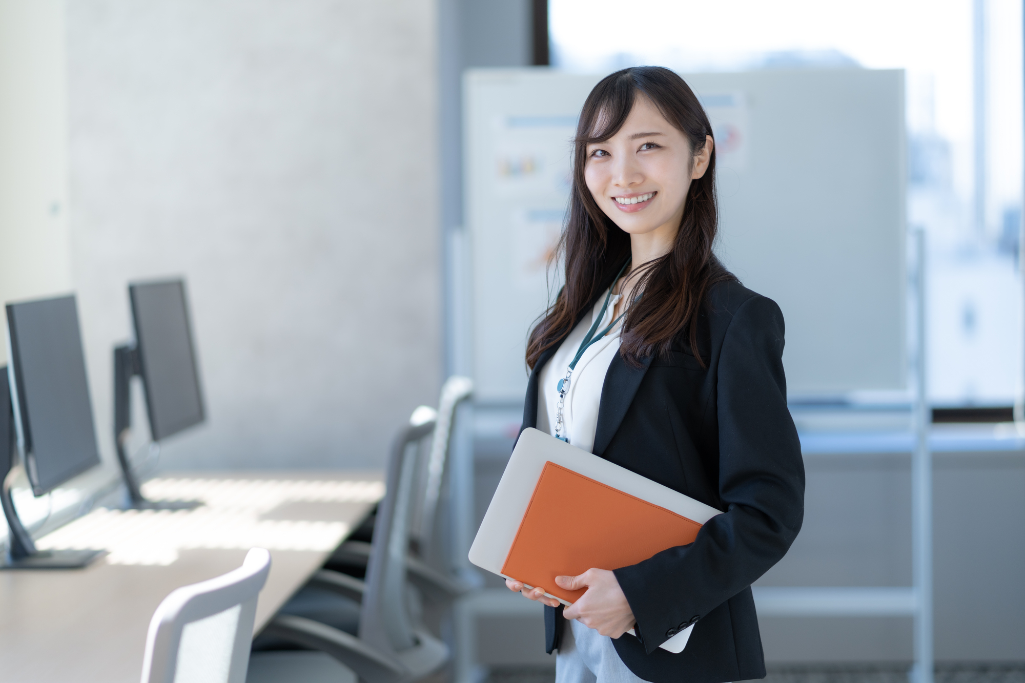 労働安全衛生規則とは？制定の背景や労働安全衛生法との関係、規則の内容や構造、最新の改正ポイントまで幅広く解説