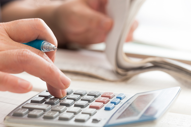 経理の平均年収はいくら？年齢やポジション別の解説や年収アップに必要なスキルも紹介