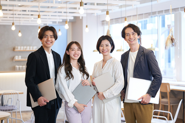 コーポレートスタッフとは？9つの職種と仕事内容、求められる役割を徹底解説