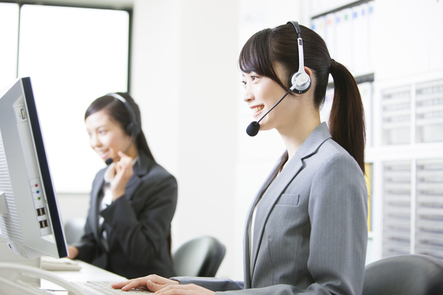 ヘルプデスクとは？社内SEやコールセンターとの違い、設置するメリットを解説